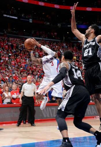  保罗关键抢断助马刺绝杀爵士  