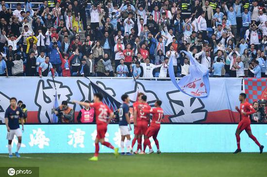  兰斯，老将发威率队逃离降级区